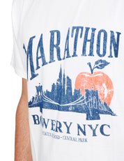 T-SHIRT UOMO BOWERY BIANCA CON STAMPA "MARATHON" BLU IN 100% COTONE